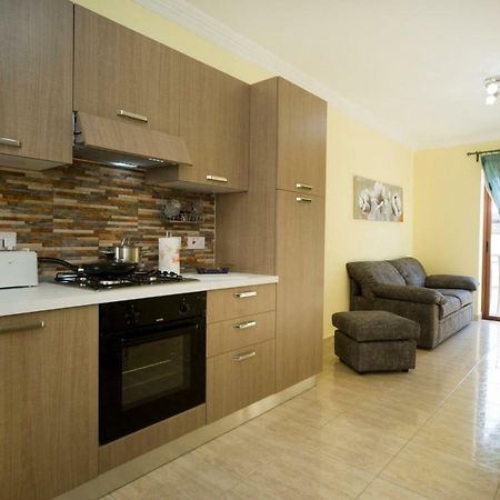 Sliema Duplex 1 Bedroom Apartment With 2 Bathrooms- Sleep 4 Экстерьер фото