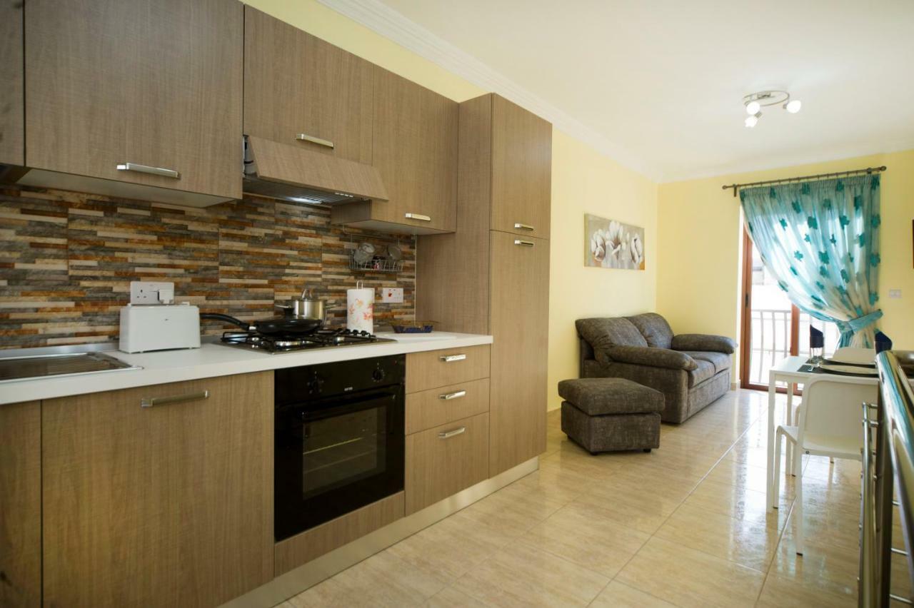Sliema Duplex 1 Bedroom Apartment With 2 Bathrooms- Sleep 4 Экстерьер фото